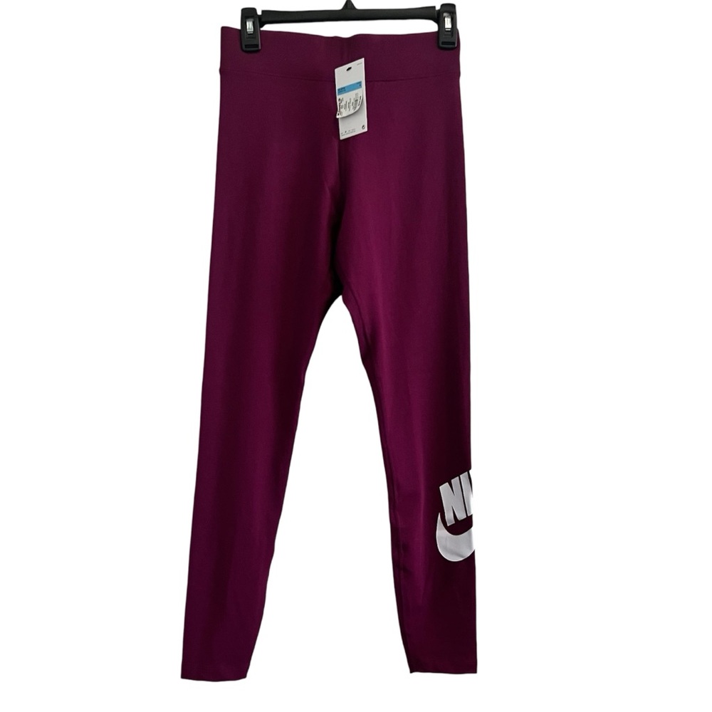Women’s Nike Tight Fit, High Rise, Full Length Leggings, size M